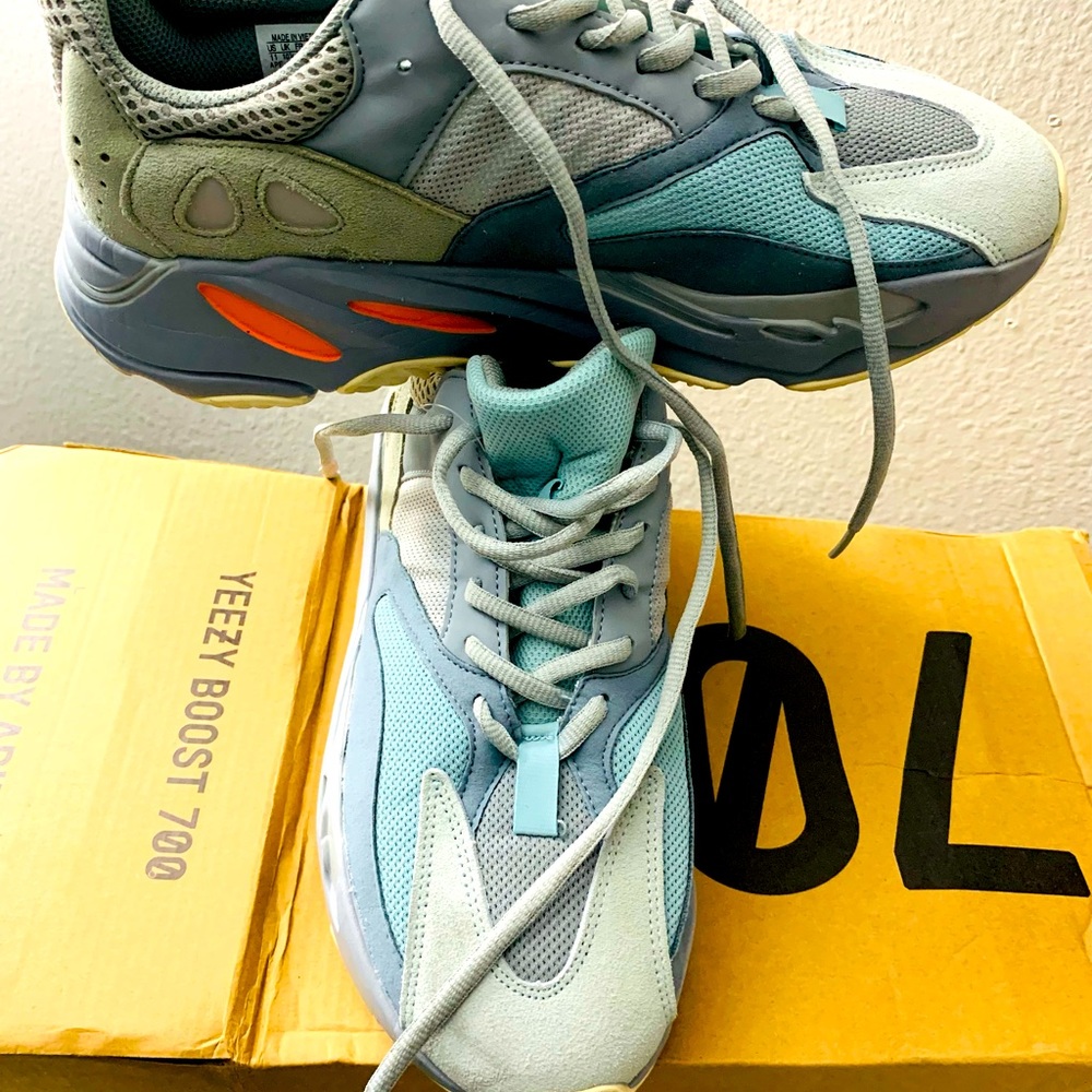 Yeezy boost 700 inertia